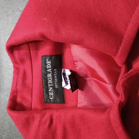 Womens red wool coat - Picture 3 of 4